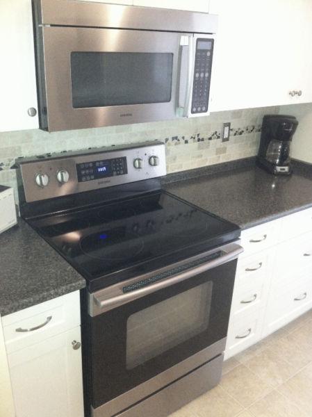 spacious 2 bed, 1.5 bath 2nd floor condo