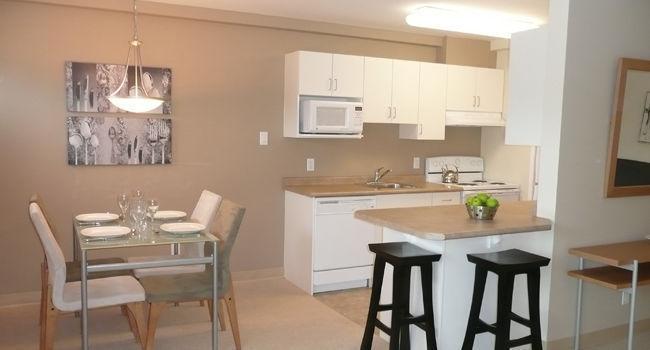 Carillon Towers,2 Bedroom Apartment,Available Immed, $1105