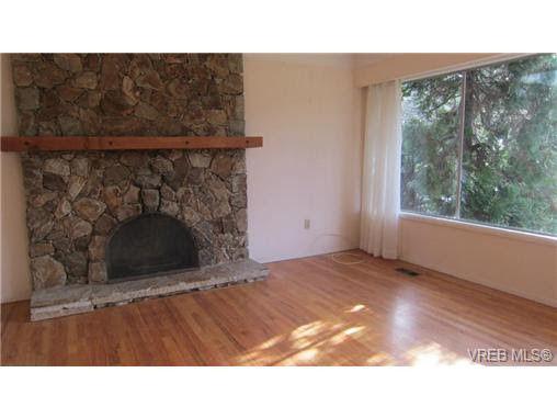 4 BR 2 Bath Upp Suite Closed to Uvic Avail Aug 1 (Mt. Tolmie)
