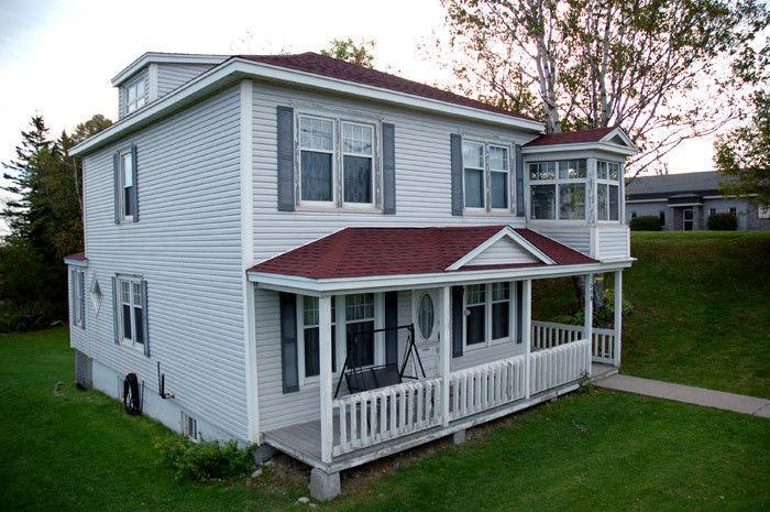 Bord de l`eau! Superbe Maison Historique A Vendre - Tracadie