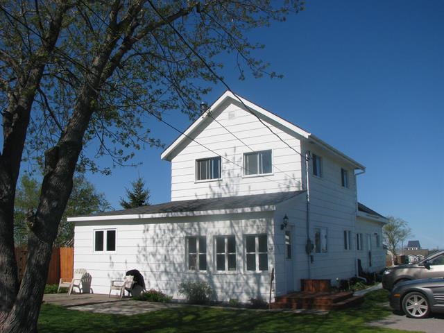 NEW PRICE -For sale in Beresford - 471 Rue Principale - 69900.00