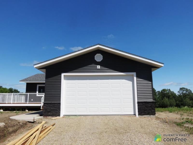 $399,900 - Bungalow for sale in Souris