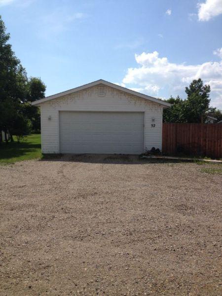 House for sale with large lot! $500 Early Closing Incentive!!