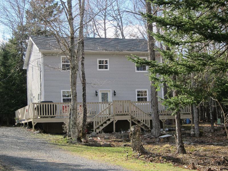 Charming 2 storey home, country setting, move in ready!