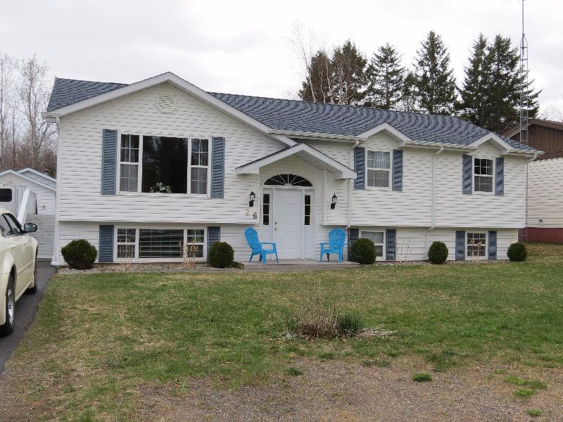 GREAT FAMILY HOME AWAITS ON QUIET STREET~26 Champlain, Bouctouch