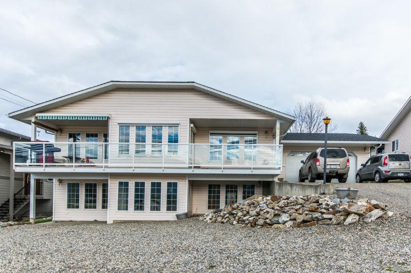 430 20 St SE, Salmon Arm - Lovely Family Home With In-Law Suite