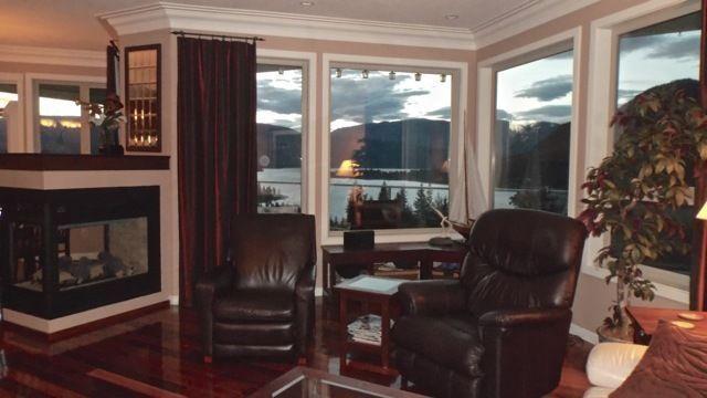 Blind Bay Lakeview - 2597 Grandview Place $649,000