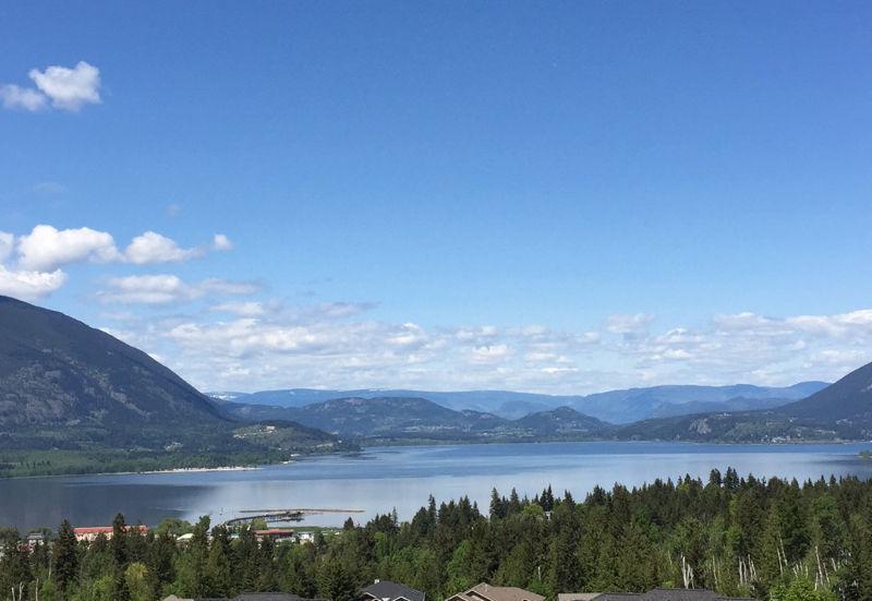Executive Property Sale - Amazing Lake Views