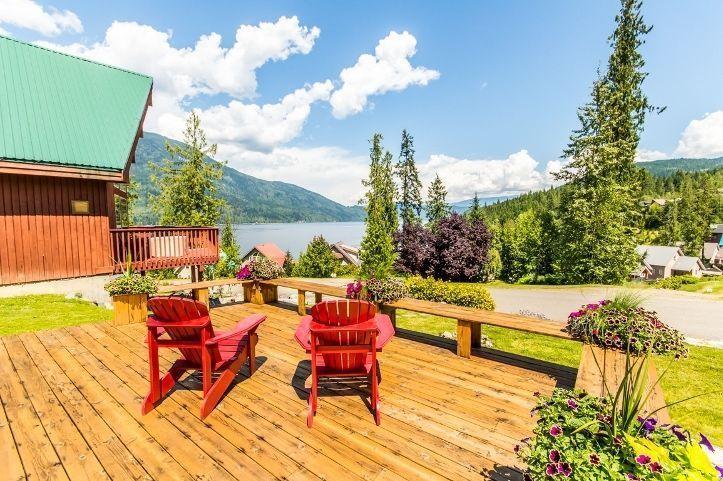 LOG HOME WITH BOAT SLIP