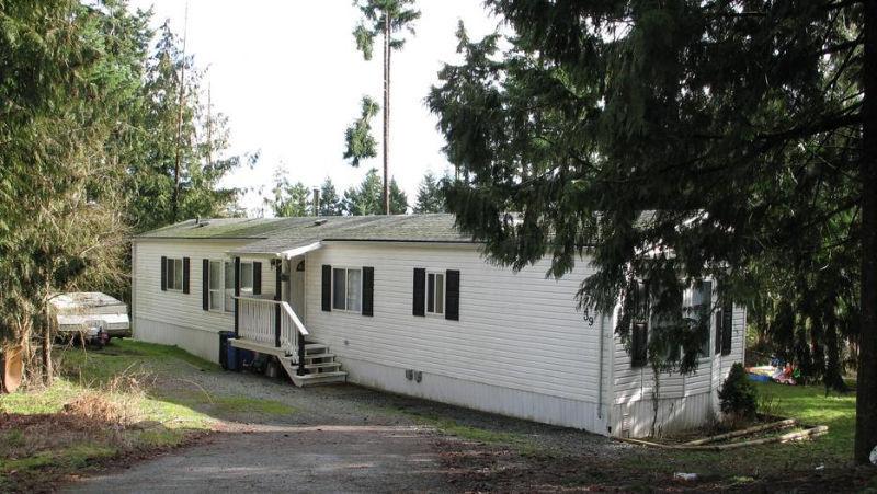 1994 Mobile - LARGE LOT - Spectacle Lake MHP - 2 bed & 2 bath
