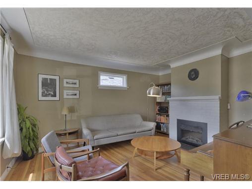 Fantastic walkable location on quiet street close to everything