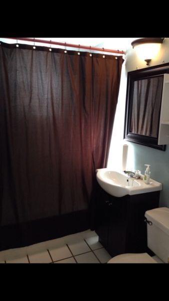 2 bedroom apt Aug 1st