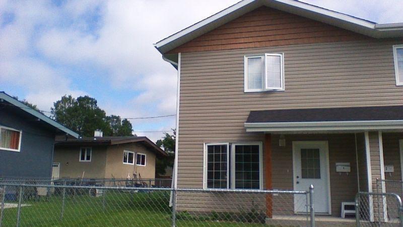 3 bedroom side by side with yard