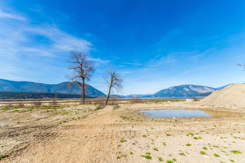 49 - 59 601 Beatty Ave, NW Salmon Arm- Water Front Building LOTS