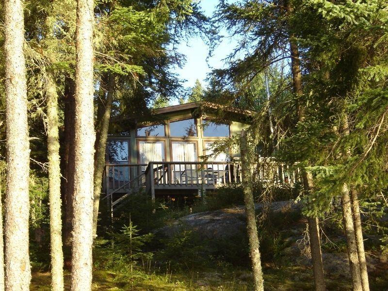 Cozy Cabin on a Quiet Lake for rent By the Week
