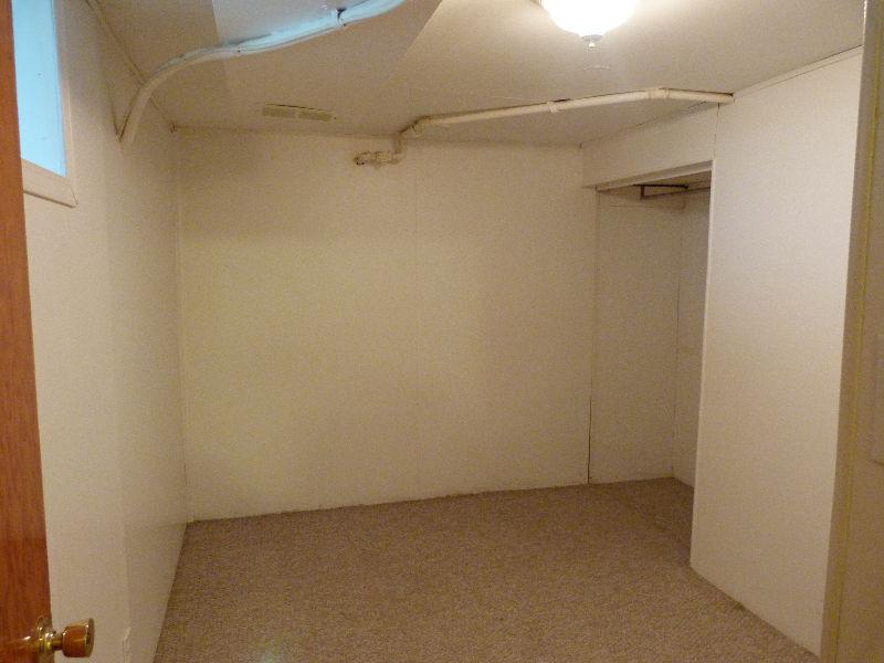 Room for rent for August