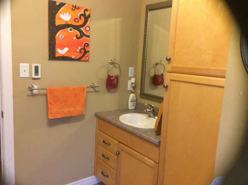 Private Upstairs Bathroom & Bedroon In Gorgeous Shediac River
