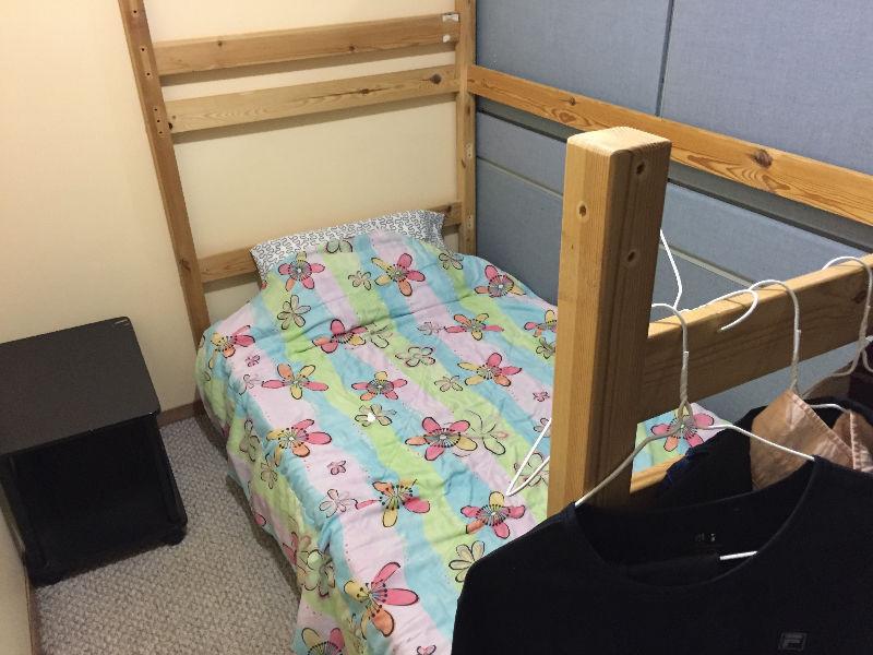 Room for rent in St. Norbert, Closed to U of M (female only)