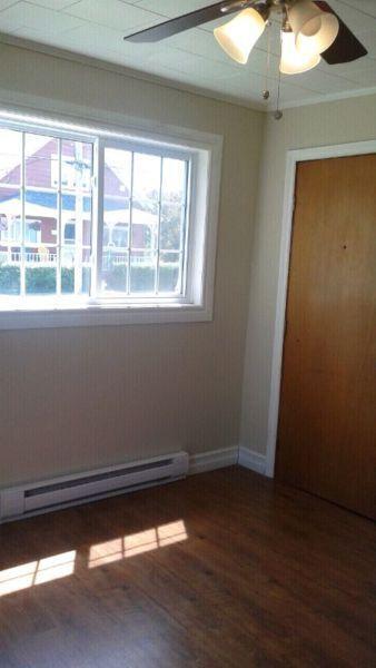 1 bedroom ideal for student, senior, working professional