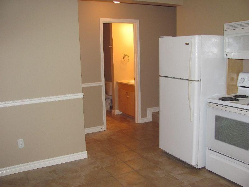 Quiet Maint Floor 1 Bedroom Apt in Quispamsis - Country Setting