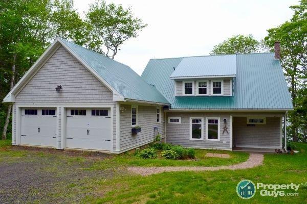 5+ acre, waterfront property, 20 mins from Digby
