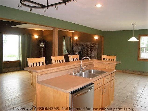 BEAUTIFUL FAMILY HOME W/ INGROUND POOL HOT TUB CLOSE TO CANNING