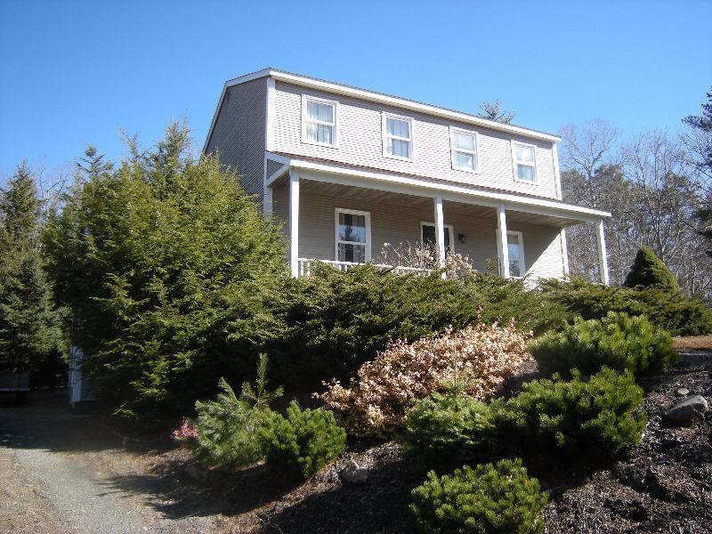 COUNTRY CHARM IN THE HEART OF COLDBROOK W/ BONUS 2 BED APARTMENT
