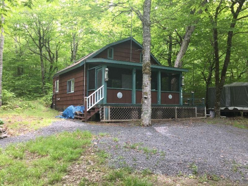 COTTAGE COMPLETELY FURNISHED DEEDED ACCESS LAKE PETER