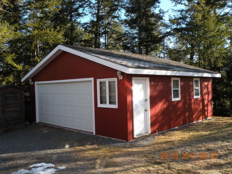 House for sale in Nine Mile River, $2000 early closing incentive