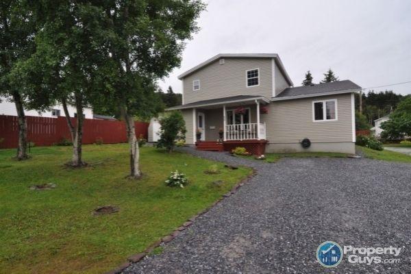 2 Storey, 4 bedroom, move in ready, fenced private yard!