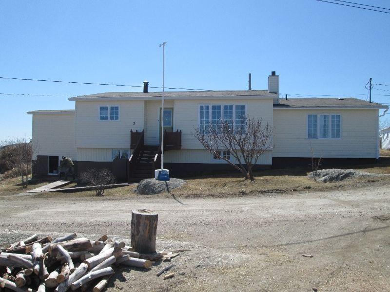 split level house with attatched apartment (money maker)