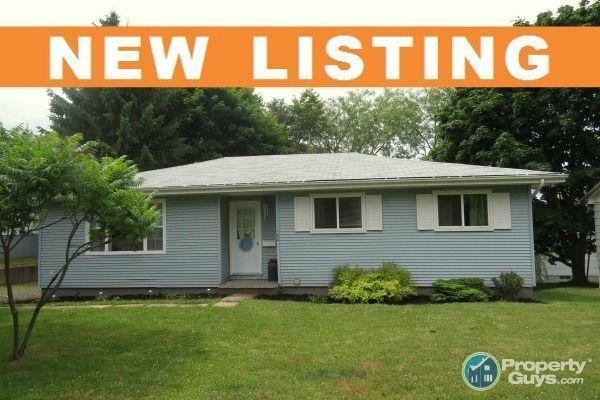 NEW LISTING! A Sweet bungalow located in family neighborhood