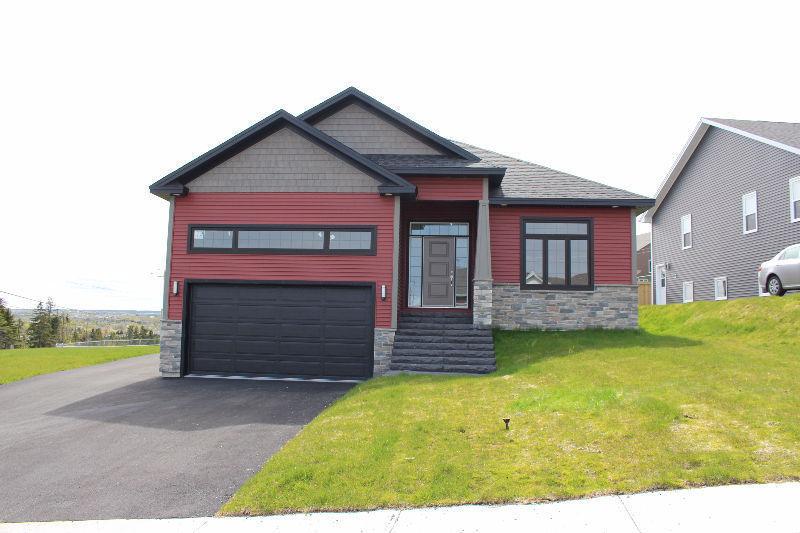 New Price!!! Luxurious Contemporary Style 3 Bedroom Home!