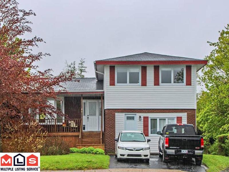 Spacious Family Home on a Quiet Cul de Sac. A Must See!