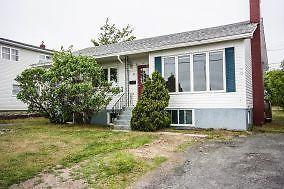 50 Thorburn Rd. Clean 3 bedroom main floor mins to MUN