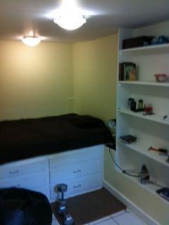 SPACIOUS ROOM in 3 BDRM FLAT near SMU/DAL SEXTON/DWNTWN/IWK