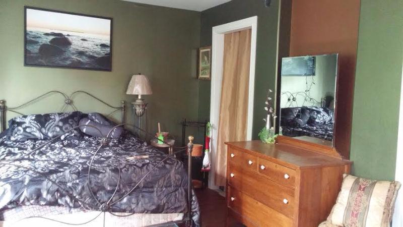 Fully furnished Room for rent uptown area ALL INCLUDED