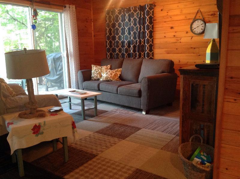 Waterfront cottage retreat with beach to rent!