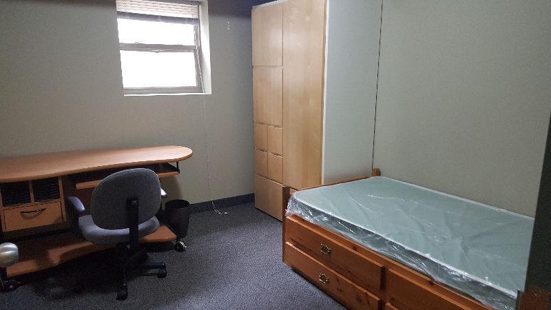 STUDENT ROOMS FOR RENT