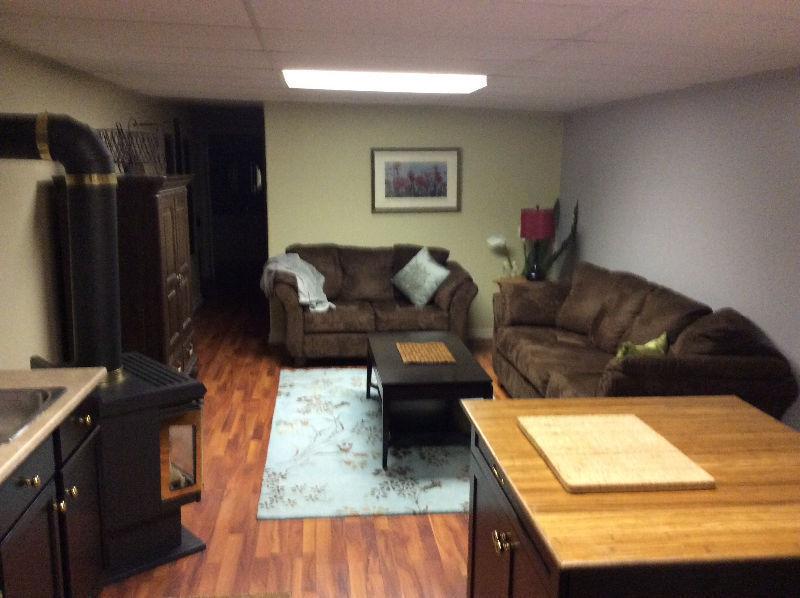 All inclusive Country Setting 15 min to Down Town