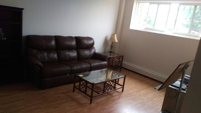 Looking to Share Comfortable 2 Bedroom in Amherstview