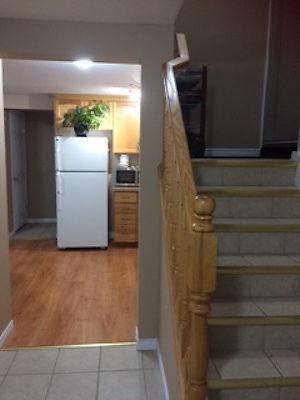 1 BEDROOM APARTMENT IN DUPLEX, NOT ON BASEMENT LEVEL, BACK YARD