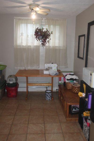 Large 1 bedroom for rent in great downtown location