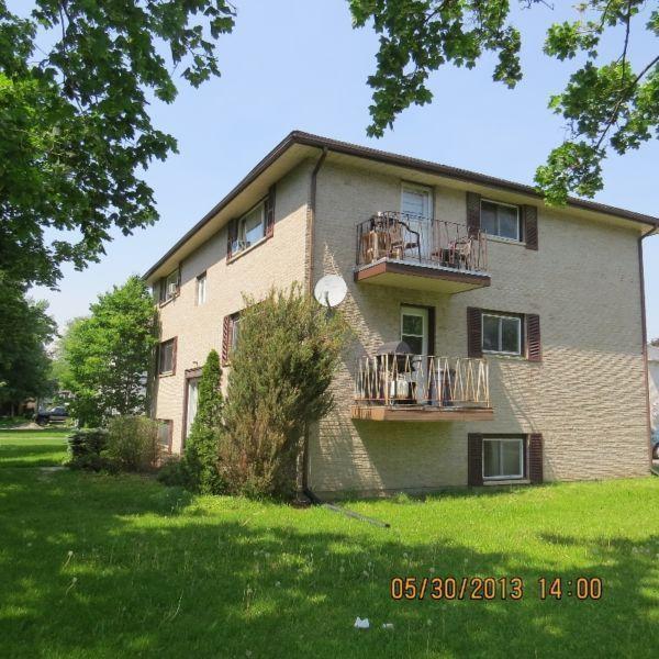 1 Glen Arden Cres.~2 Bedroom~Inclusive