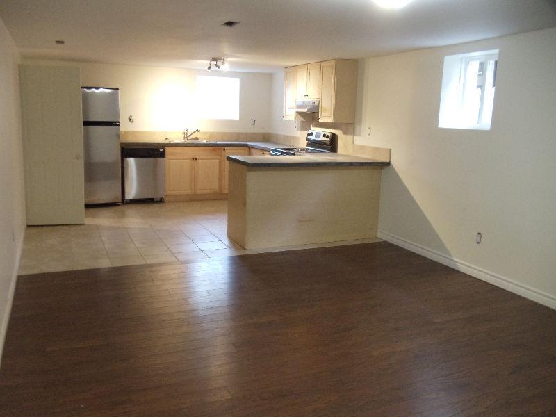 Bright and Large 2 Bedroom Apartment for 1 or 2 Tenants!