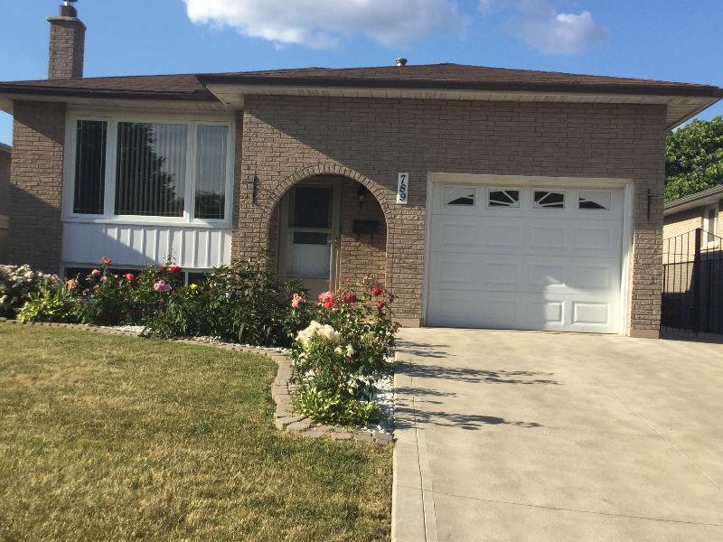 Beautiful 2 Bedroom Basement Apartment in a Bungalow