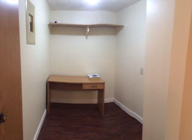 Spacious 2 Bedroom Condo for Rent (Close to U of M)