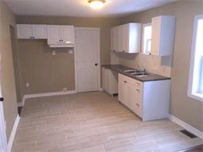 AFFORDABLE MOVE-IN CONDITION 1-1/2 STOREY HOME