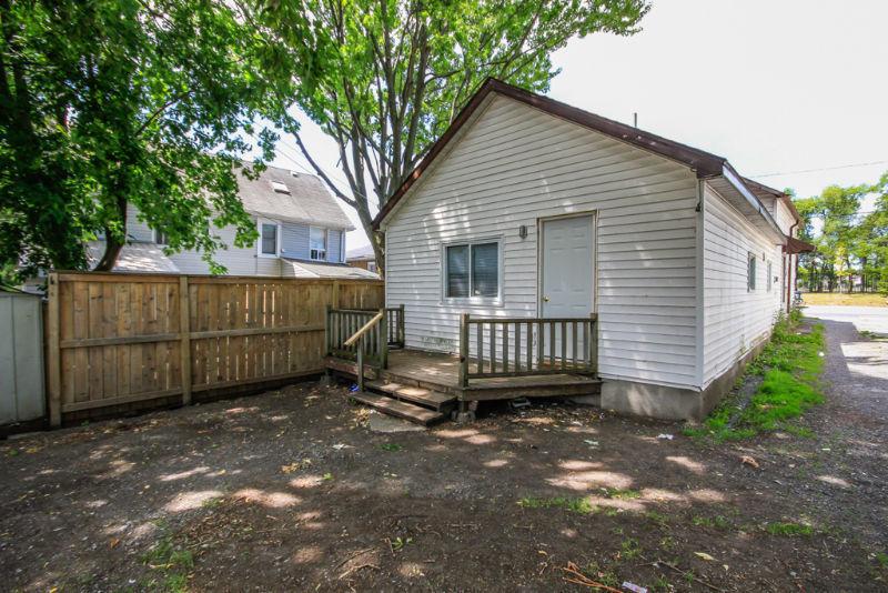 SMRT- Duplex in Great Location!