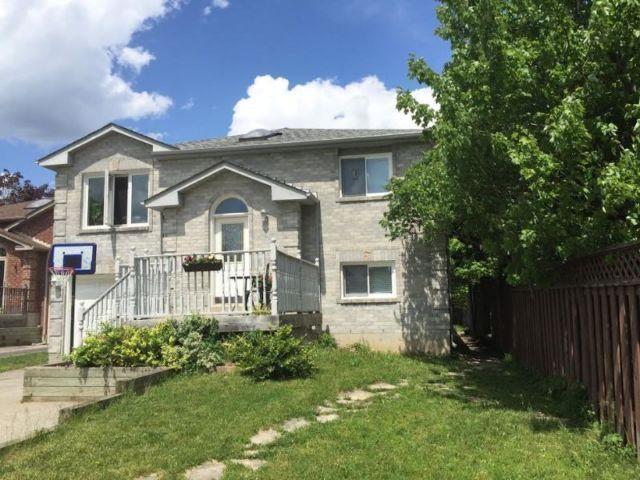 Lovely 1 Bedroom Walkout Lower Level Quiet Street Great Location